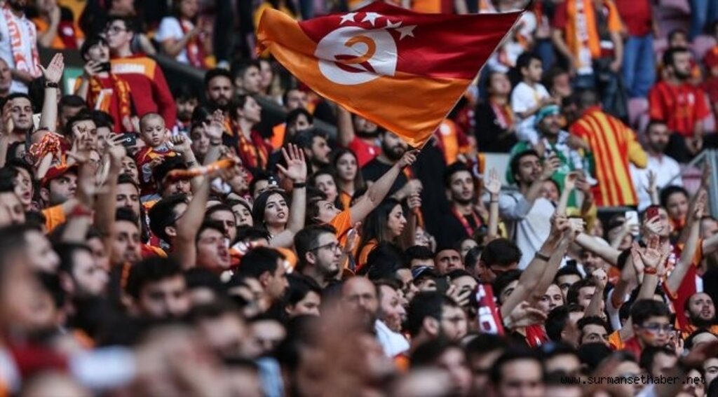 Galatasaray şampiyonluğunu kutluyor