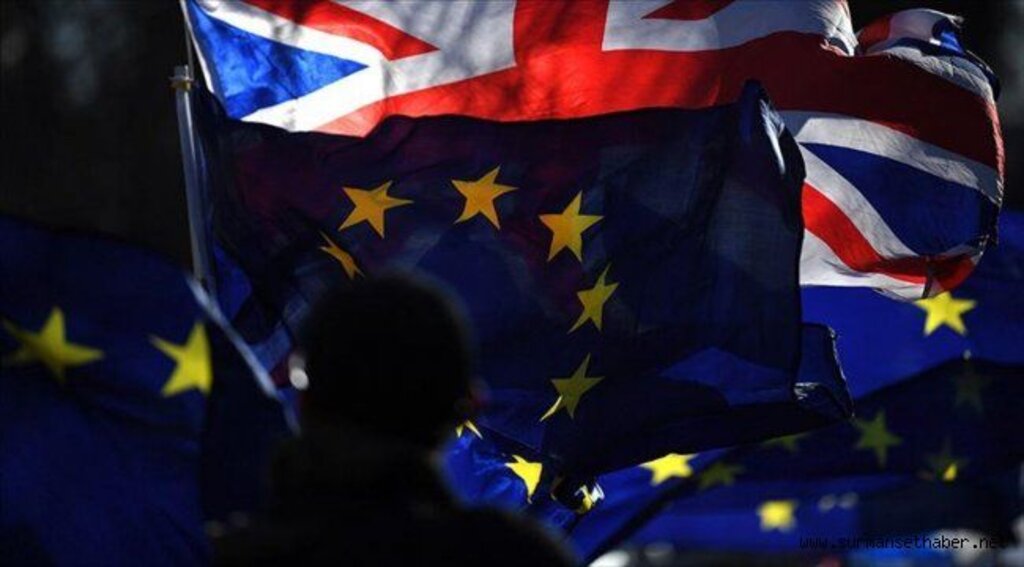 İngiltere'de Brexit oylaması ertelendi