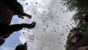 Balonlar gökyüzüne İdlib için bırakıldı