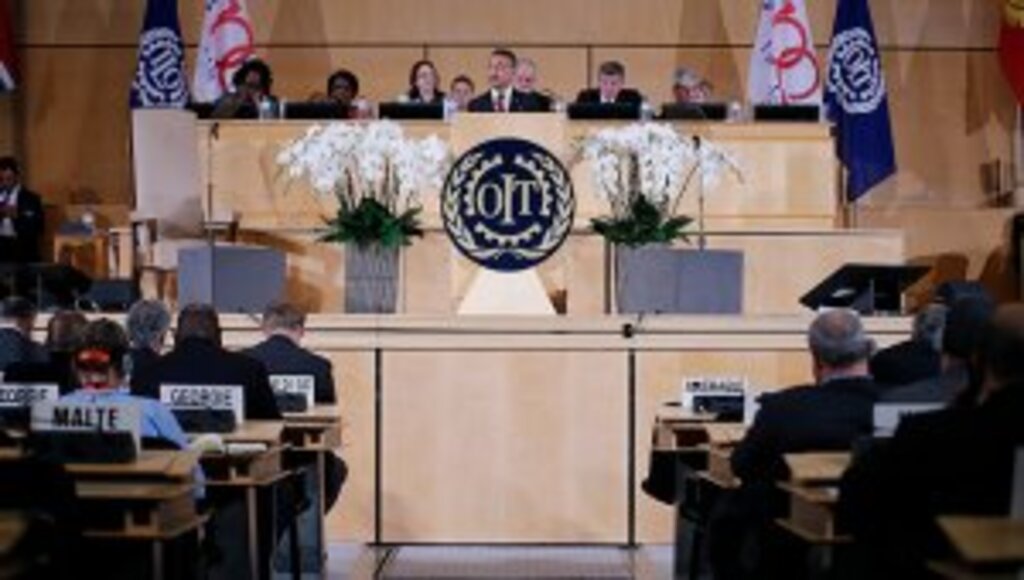 'Devletlerin FETÖ gibi örgütlerle bağlantısı olanların iş sözleşmelerini feshetmesi doğal'