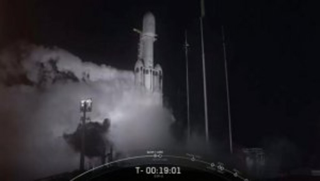 Dünyanın en güçlü ticari roketi Falcon Heavy üçüncü kez fırlatıldı