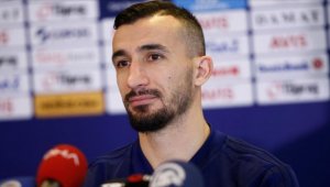 Fenerbahçe tecrübeli futbolcu ile yollarını ayırdı