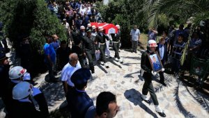 Helikopterden düşerek şehit olan asker son yolculuğuna uğurlandı