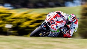 İtalya'da zafer Petrucci'nin