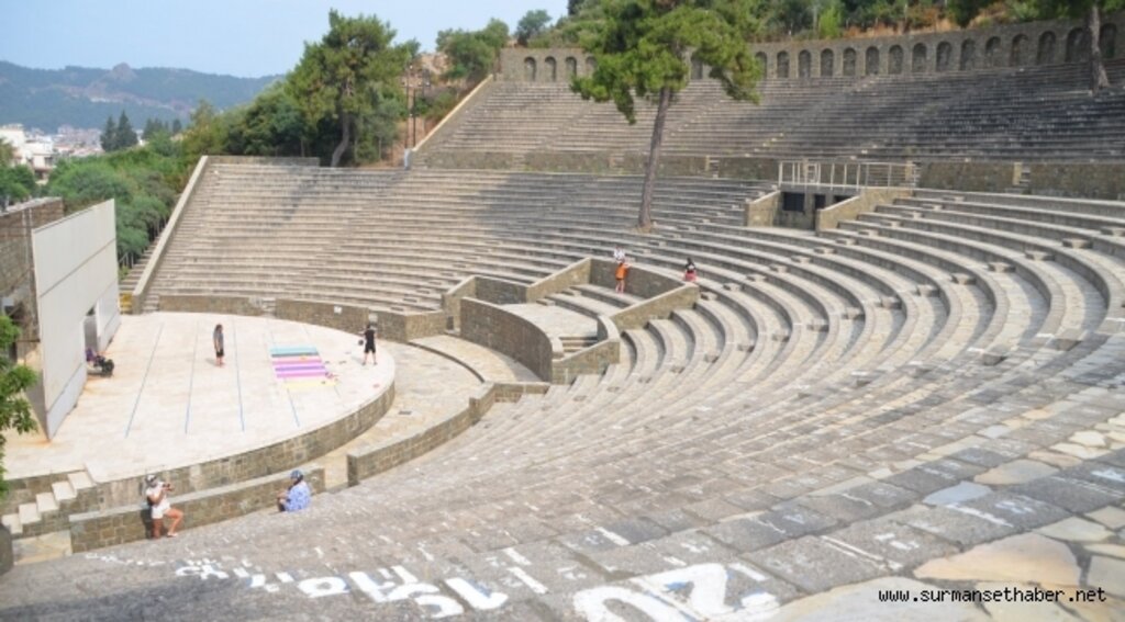 Marmaris'te AMFİ'ye Yaz Bakı
