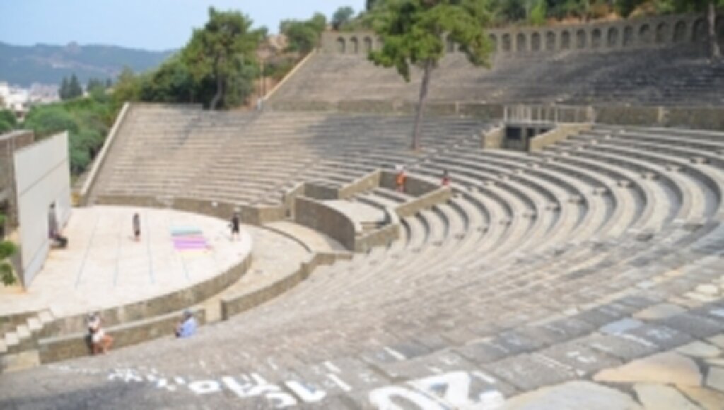 Marmaris'te AMFİ'ye Yaz Bakı