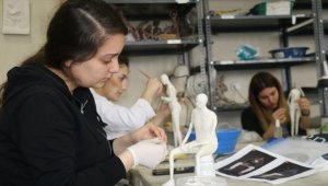 Öğrenciler çöpü sanata dönüştürüyor