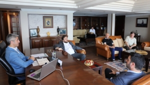 RALLİ ÖNCESİ FEDERASYON YETKİLİLERİNDEN BAŞKAN OKTAY'A ZİYARET