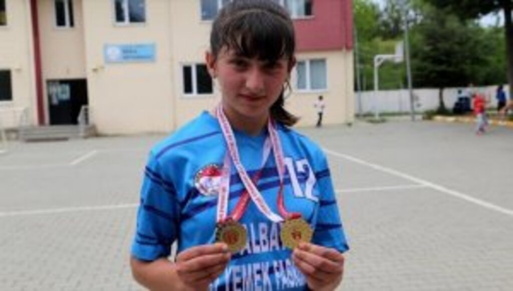 Şampiyonanın en değerlisi köyde çiftçi, okulda öğrenci