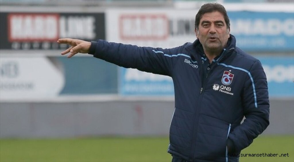 Trabzonspor'da Ünal Karaman sözleşmeyi imzalıyor