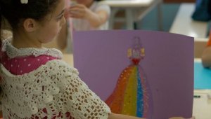 Türk ve Suriyeli çocuklar giyilebilir teknoloji ürünleri tasarladı