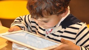 Ailelere yaz tatilinde 'dijital dünya' ile ilgili uyarılar