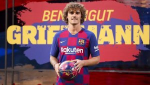 Barcelona yılın transferini tanıttı