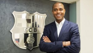 Barcelona'dan Patrick Kluivert'e görev