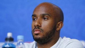Everton Fabian Delph'i transfer etti