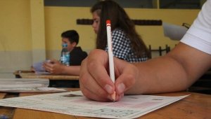 Liselerin boş kontenjan ve taban puanları açıklandı