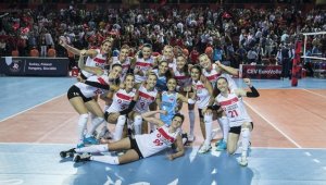 A Milli Kadın Voleybol Takımı Avrupa Şampiyonasına galibiyetle başladı