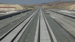 Ankara-Sivas YHT Projesi'nde ray serimi sürüyor