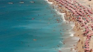 Bayramda 10 milyon kişi 10 milyar TL'lik tatil yapacak