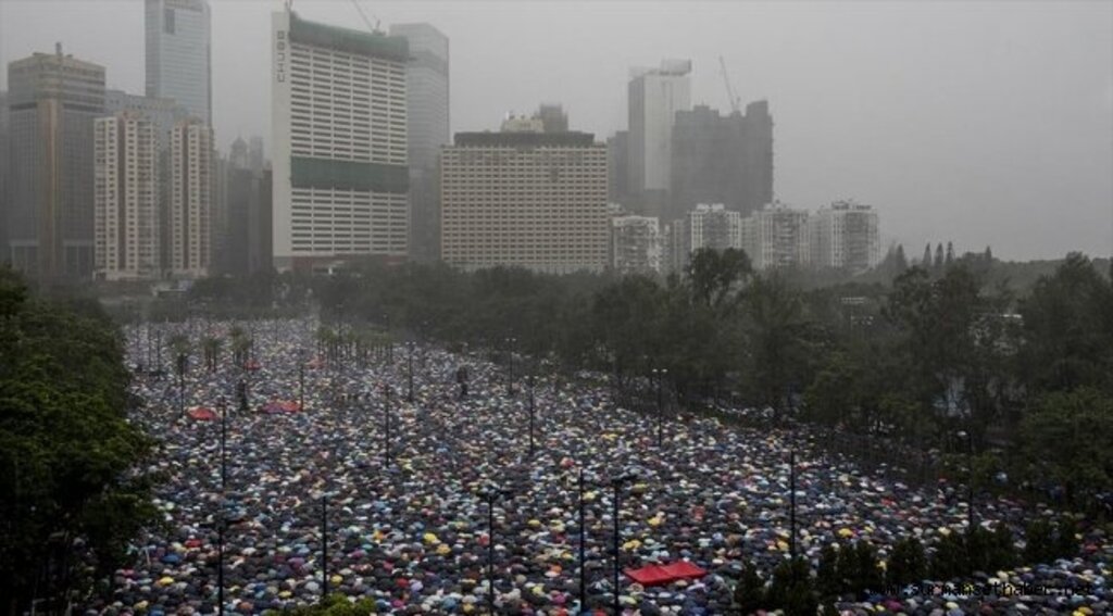 Hong Kong'da diyalog platformu kurulacak