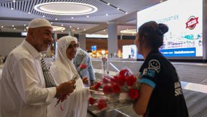 İlk hac kafilesi yurda döndü