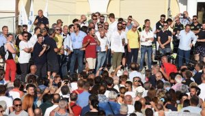 İtalya'daki hükümet krizinin yönü pazartesi belli olacak