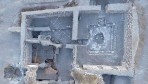 Kemah Kalesi'ndeki eserler gün yüzüne çıkarılıyor