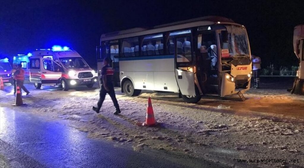 Manisa'da zincirleme trafik kazası: 23 yaralı