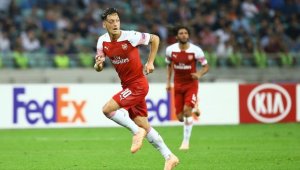 Mesut Özil 'güvenlik' gerekçesiyle kadro dışı
