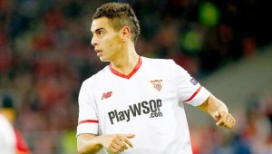 Monaco'dan forvet transferi