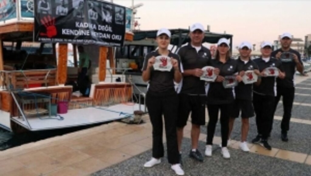 Şiddet gören kadınlar için kulaç atmaya başladılar