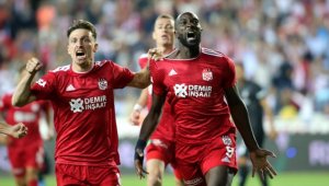 Sivasspor sahasında Beşiktaş'ı mağlup etti