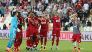 Yenilenen Sivasspor göz doldurdu