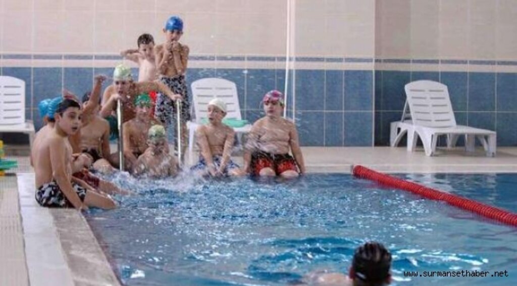 Bağcılar'da öğrencilere ücretsiz havuz imkanı