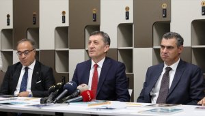 Bakan Selçuk yeni tasarım öğretmenler odasını tanıttı