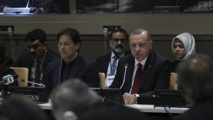 'Barış dini İslam'ı terörle bir araya getirmek çok büyük iftiradır'