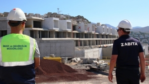 Bodrum'da Kaçak Yapıların Yıkımı Devam Ediyor