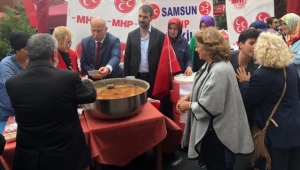MHP İL KADIN KOLLARI AŞURE DAĞITTI