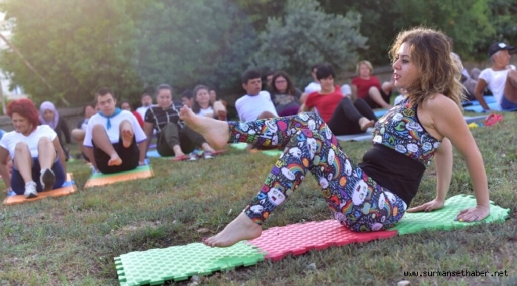Özel çocuklara yoga kursu