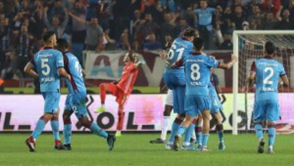 Trabzonspor Beşiktaş'ı farklı mağlup etti