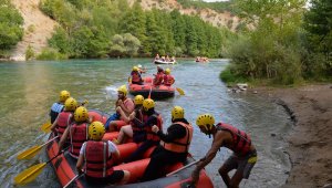 Tur firmaları kafilelerle Tunceli'ye yolcu taşıyor