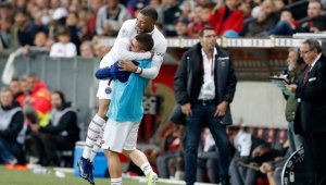 PSG deplasmanda 4 golle kazandı