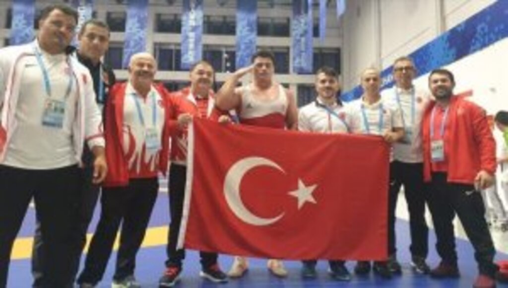 Rıza Kayaalp'ten altın madalya