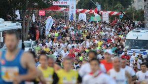 Zeytinburnu Cumhuriyet Koşusu'nda Kenyalı sporculardan parkur rekoru
