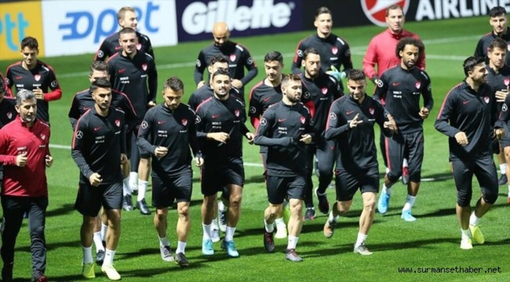 A Milli Futbol Takımı'nda mesai başladı