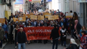 AK Parti'li kadınlardan kadına şiddete karşı 'turuncu çizgi'