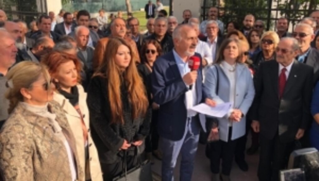 ATATÜRK'E HAKARET ETMEK KİMSENİN HADDİ DEĞİLDİR