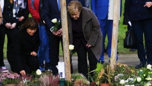 Merkel'den NSU kurbanları anıt parkına ziyaret