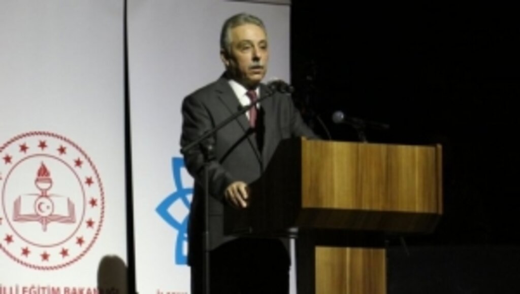 Vali Toprak'tan Saygısız Öğretmene Terbiyesi Dersi