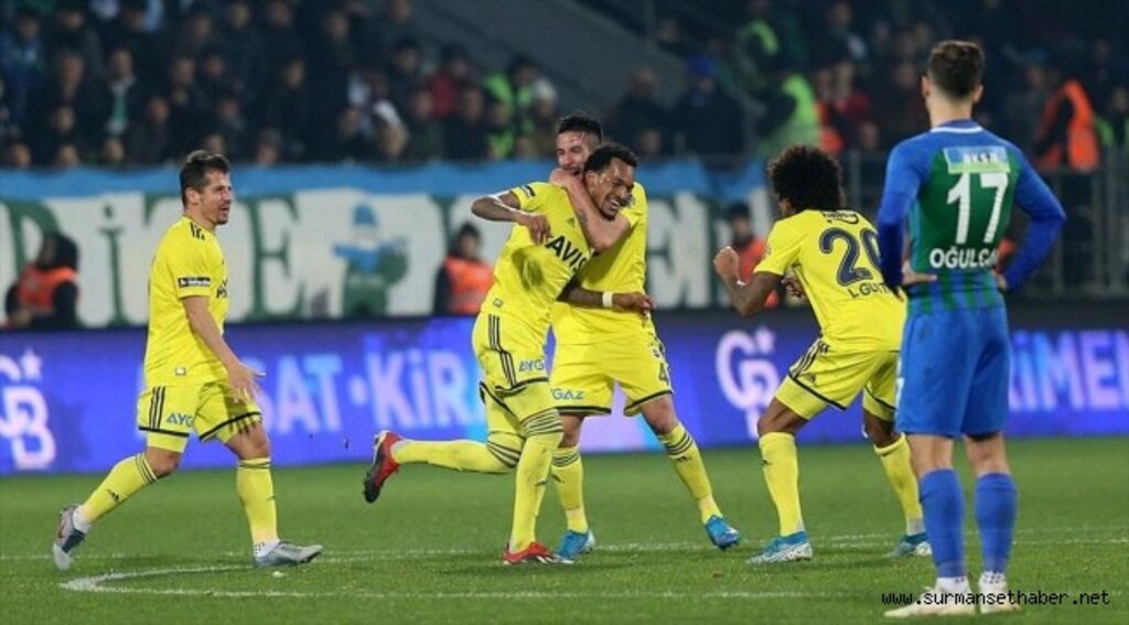 Fenerbahçe ligin ilk yarısını güzel futbol ve 3 puanla kapattı